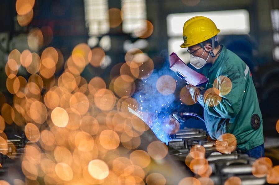 China's industrial output up 5.3% in October