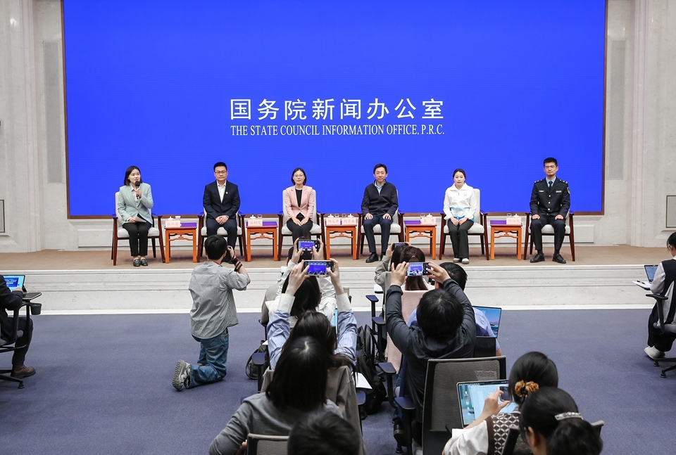 SCIO group interview: Safeguarding lucid waters and lush mountains to build a beautiful China