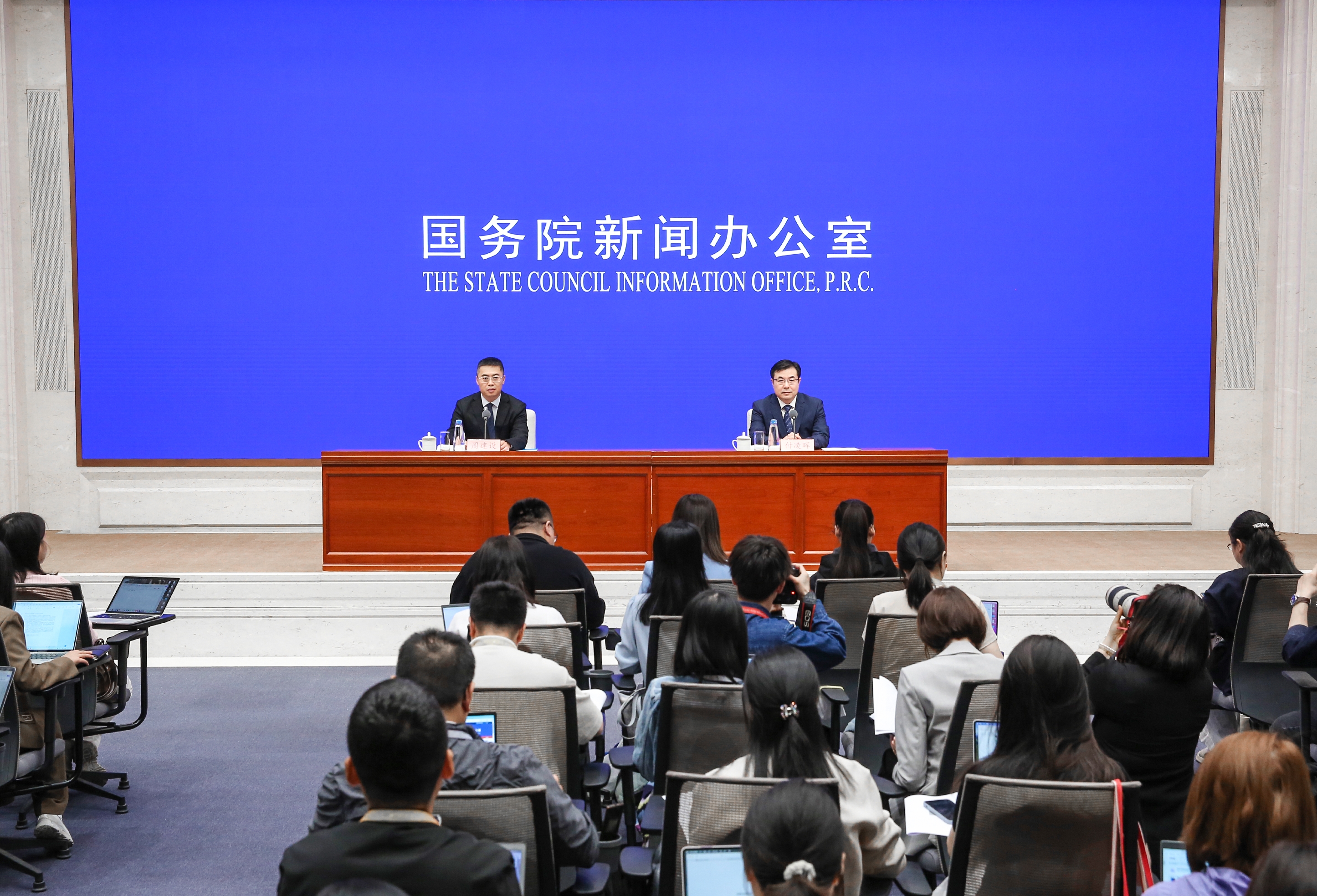SCIO briefing on China's economic performance in April 2025