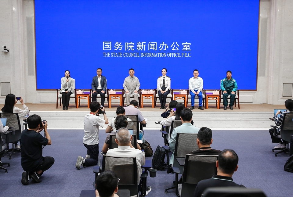 SCIO group interview: Stepping up efforts to boost China's transportation strength and striving to become pioneers