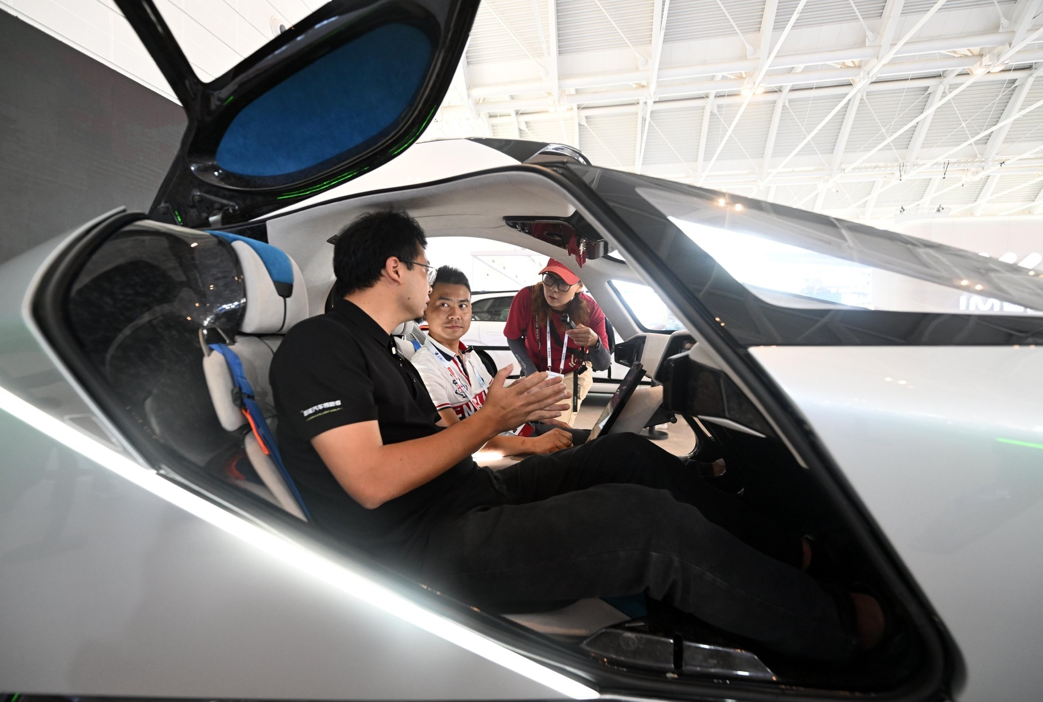 Chinese police to tighten regulation of intelligent driving