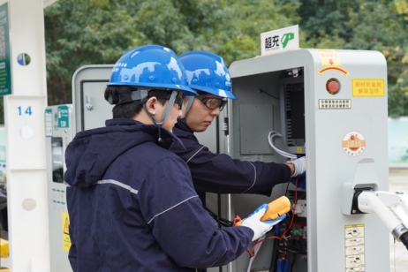 Official: China builds world's largest EV charging network