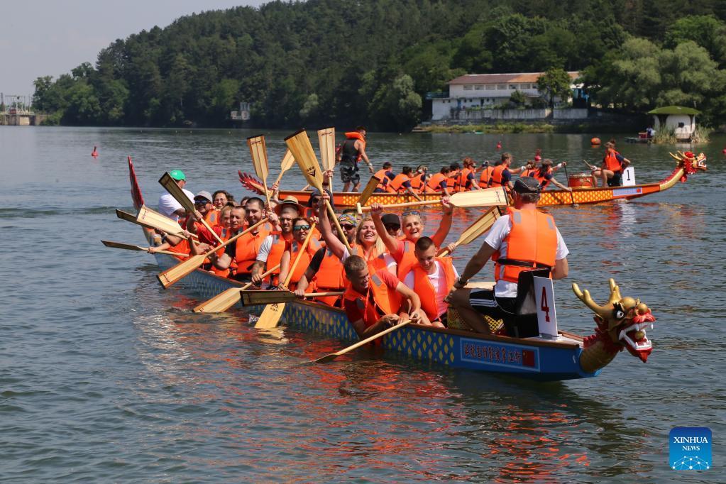 Bulgarian enjoys Dragon Boat Festival english.scio.gov.cn